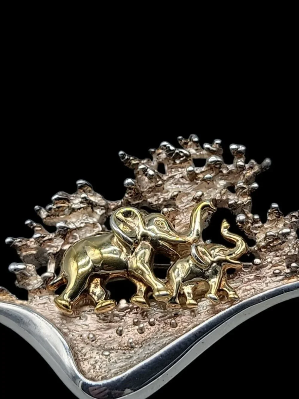 FB Sterling Silver w/10k Elephants Brooch Marching Through Detailed Scene